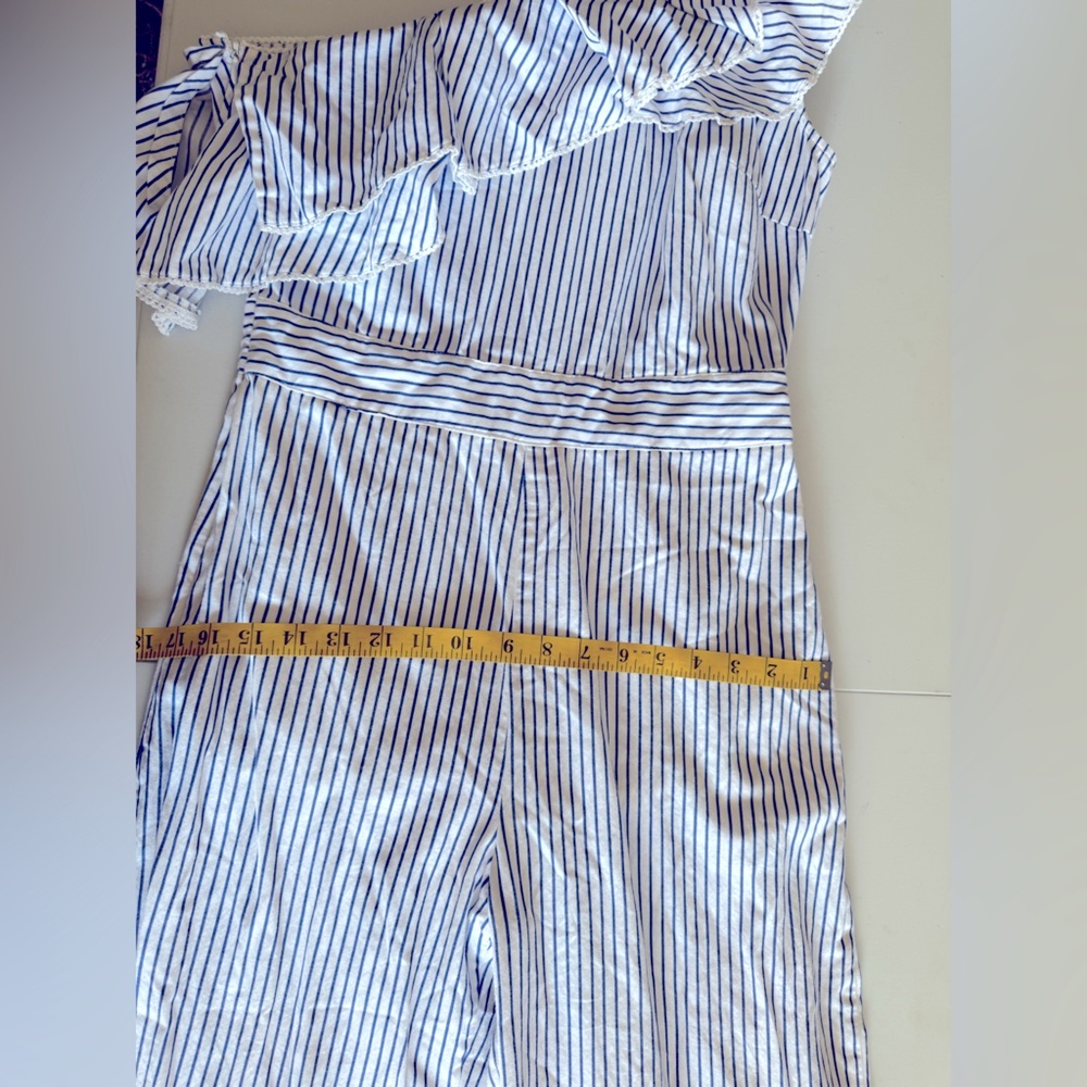 Lost Ink One-Shoulder Striped Jumpsuit. Size M - Picture 6 of 13
